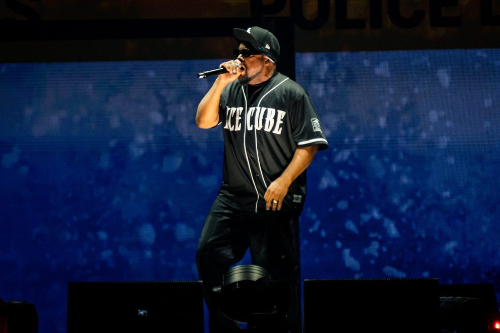 Rapper holds concert at arena