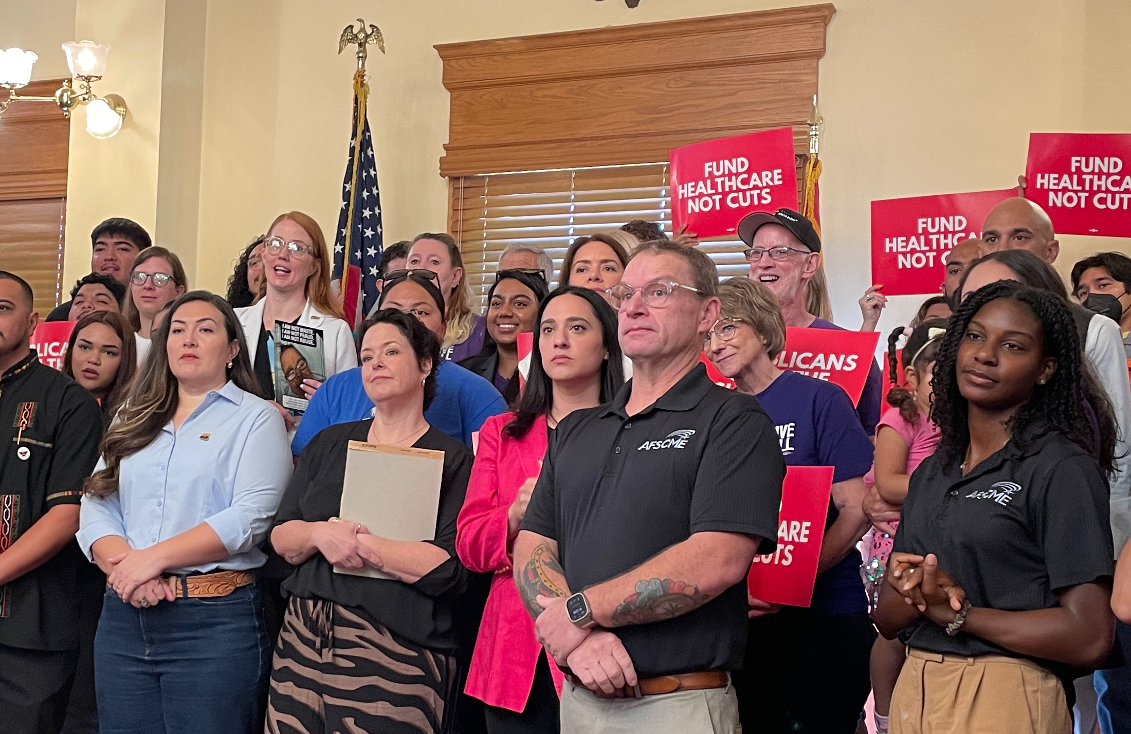 yassamin ansari with supporters