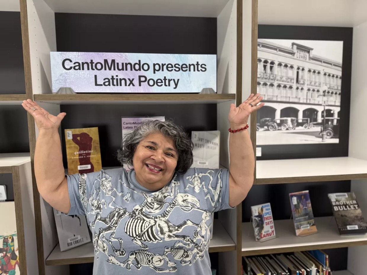 CantoMundo poetry group brings together writers and readers