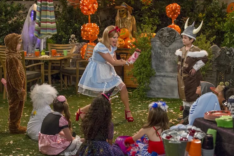 <i>Fuller House</i> Recap: Something Not-So-Wicked This Way Comes