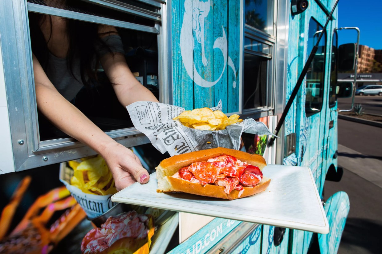 Crab & Mermaid Food Truck Brings Seafood to the Street