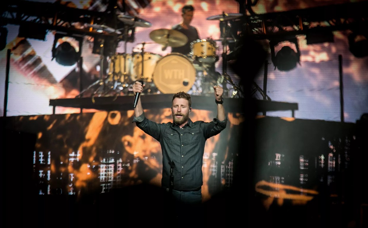 Dierks Bentley and the Surreal, Brotastic Arizona Dance Party