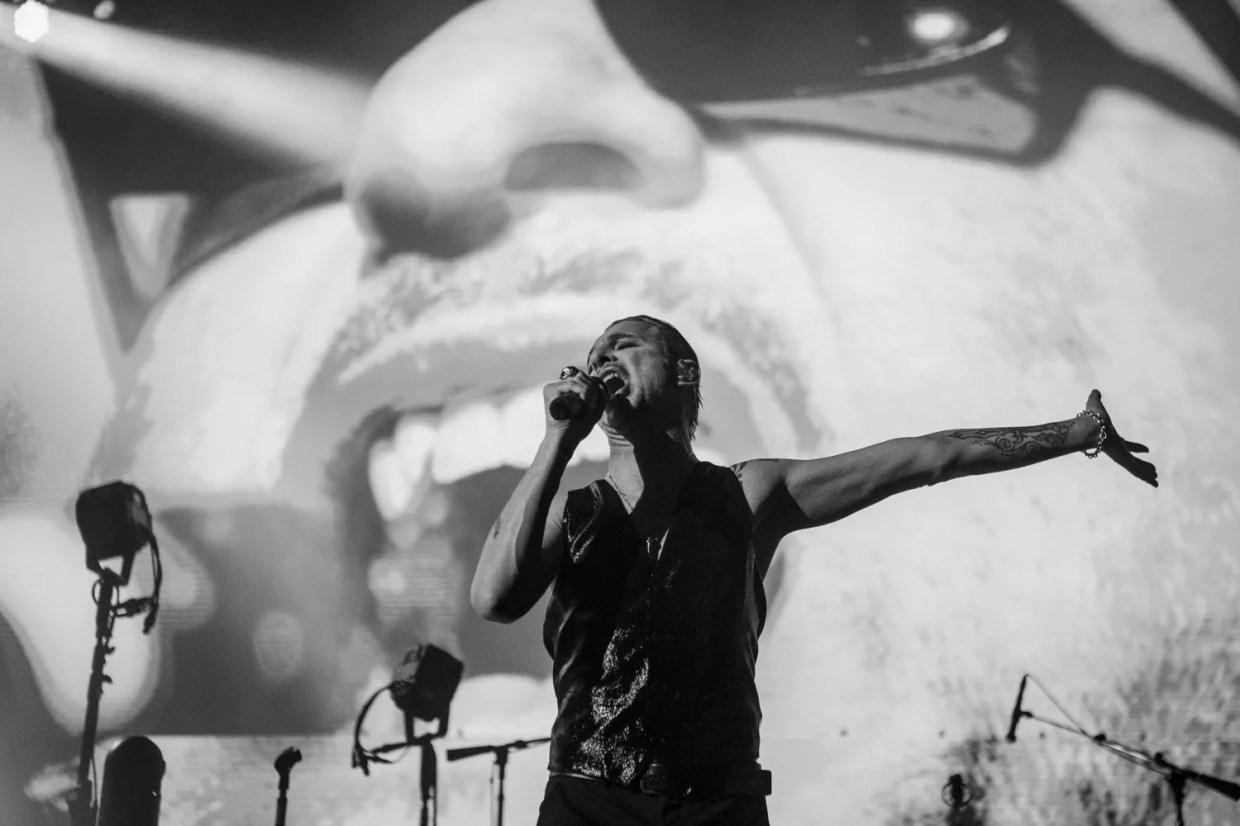 Depeche Mode Never Let Us Down at Ak-Chin Pavilion