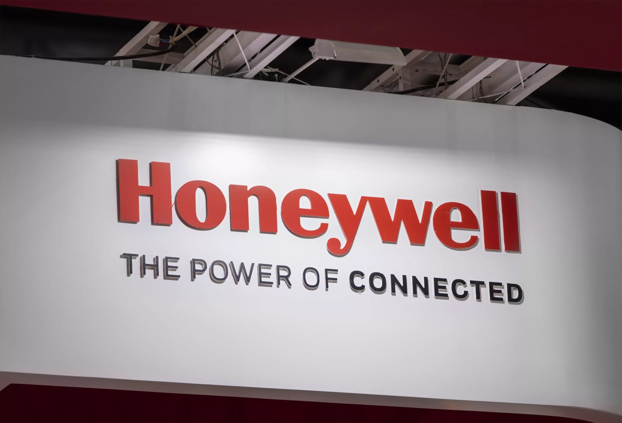 Feds Say Phoenix Men Wanted to Sell Honeywell Secrets to Cartels; Now One Is Dead