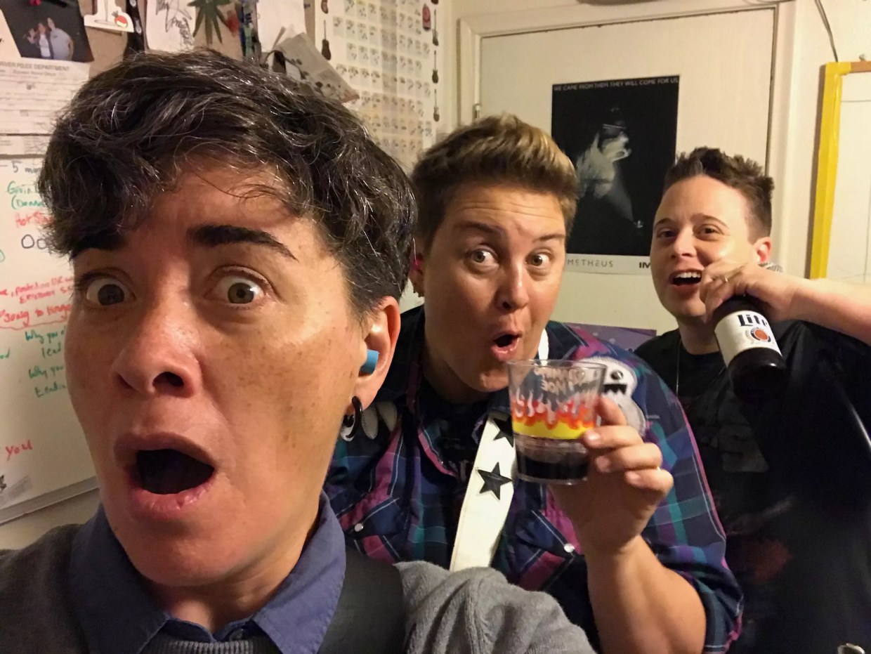 The Pübes Want You to Love Women as Much as They Do