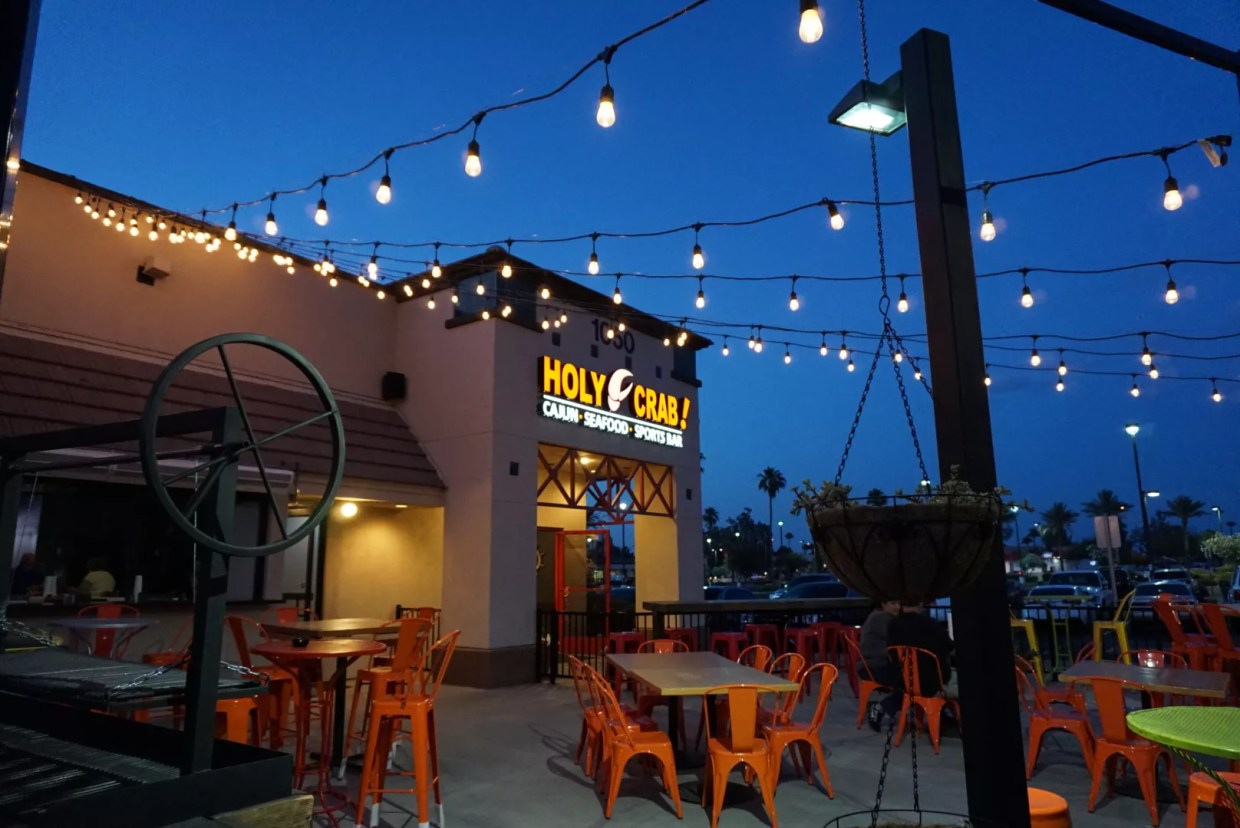 Now Open: Jimmy T’s Holy Crab Sports Bar with Freshly Shucked Oysters