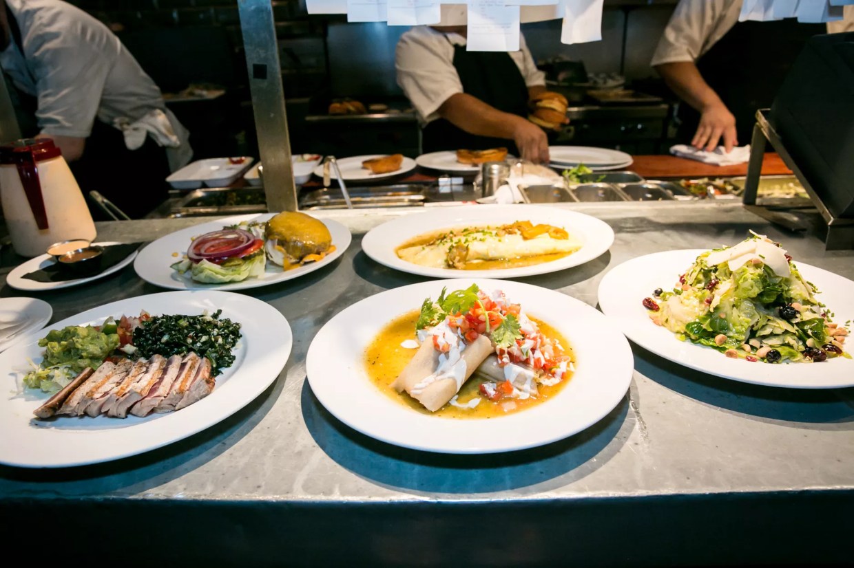 Everyday Etiquette Tips for Phoenix Restaurant Guests