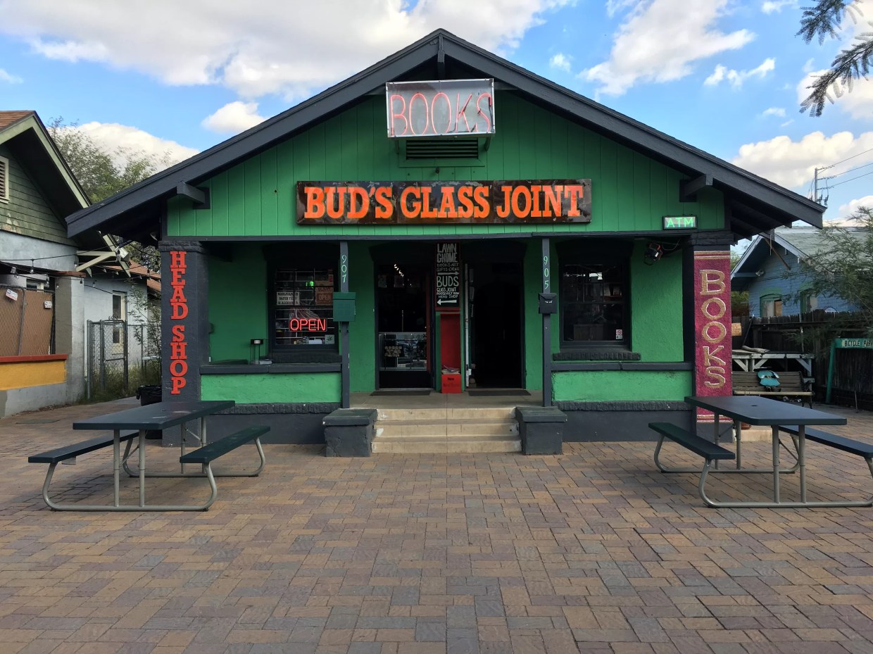 Bud’s Glass Joint Will Open Second Location on Grand Avenue