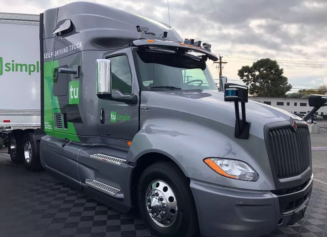 The Big Rig Next to You on Arizona Roads Might Be Driving Itself
