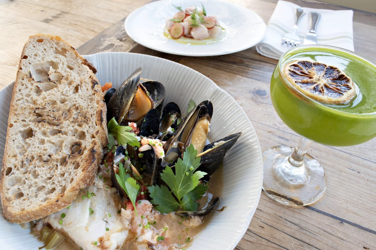 Cafe Review: A New Phoenix Classic Gets a Reboot at Bar Pesce