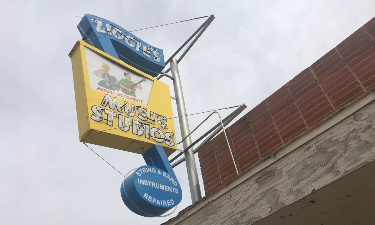 Under the Sun: At Ziggie’s, the Music Must Go On