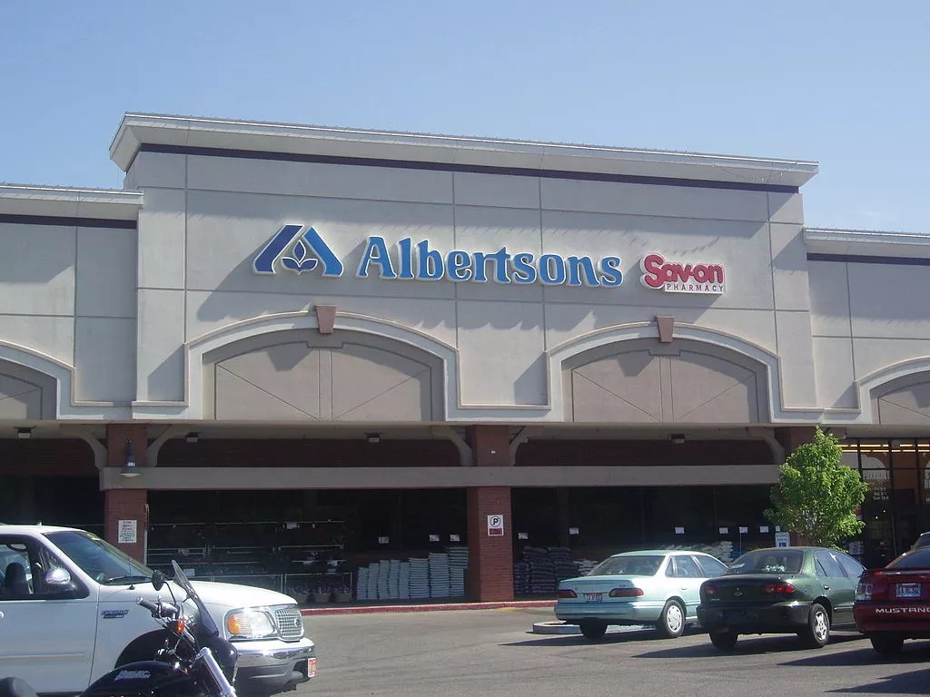 Exterior of Albertsons store