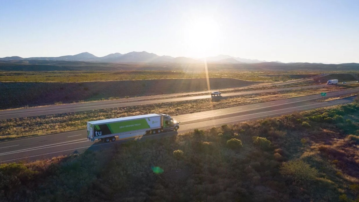 Autonomous Trucks to Carry U.S. Mail Between Phoenix and Dallas in Test