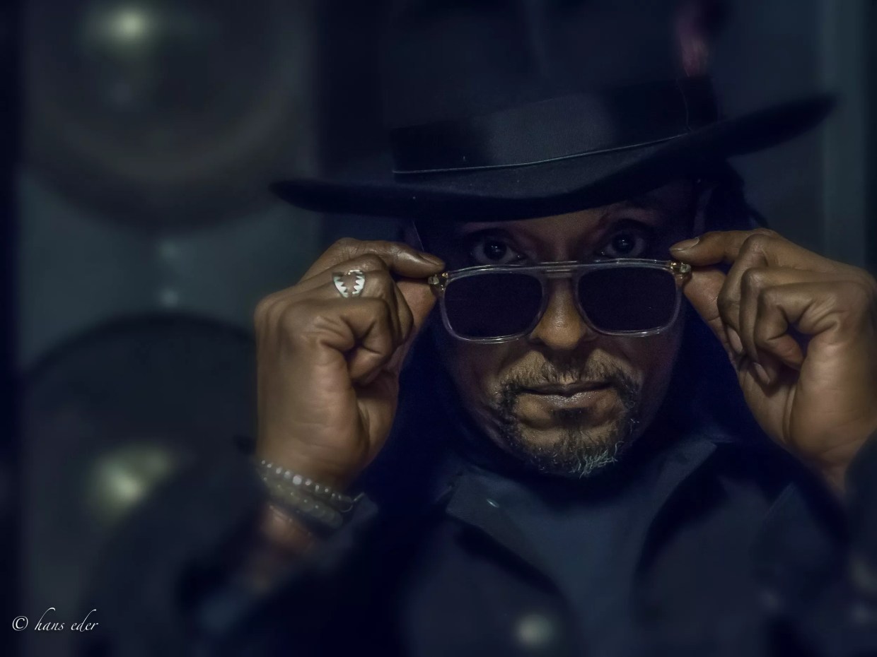 Rolling With the Stones – Bernard Fowler’s <i>Inside Out </i> Is a Wild Ride