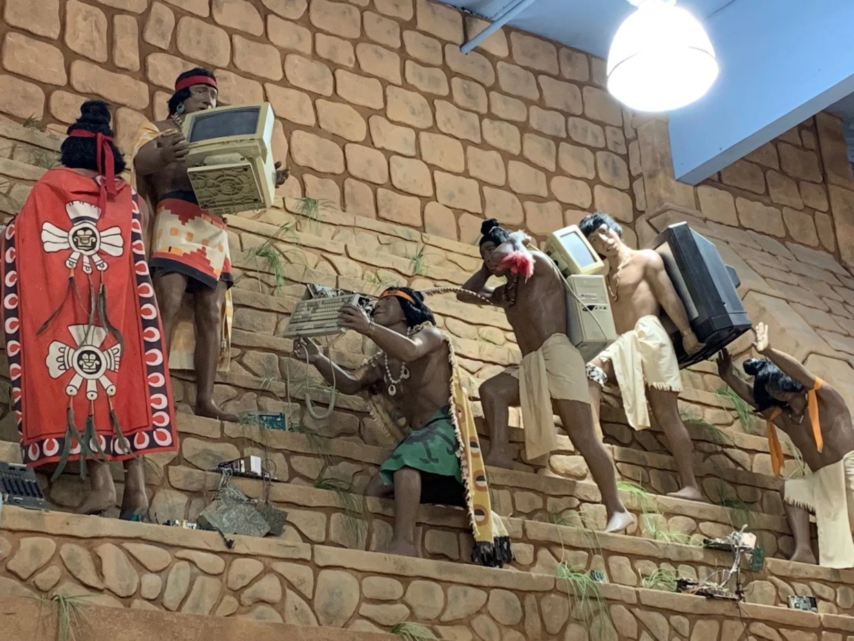 AzTech Temple:  Fry’s Electronics Store Is a Tribute to Ancient Civilization
