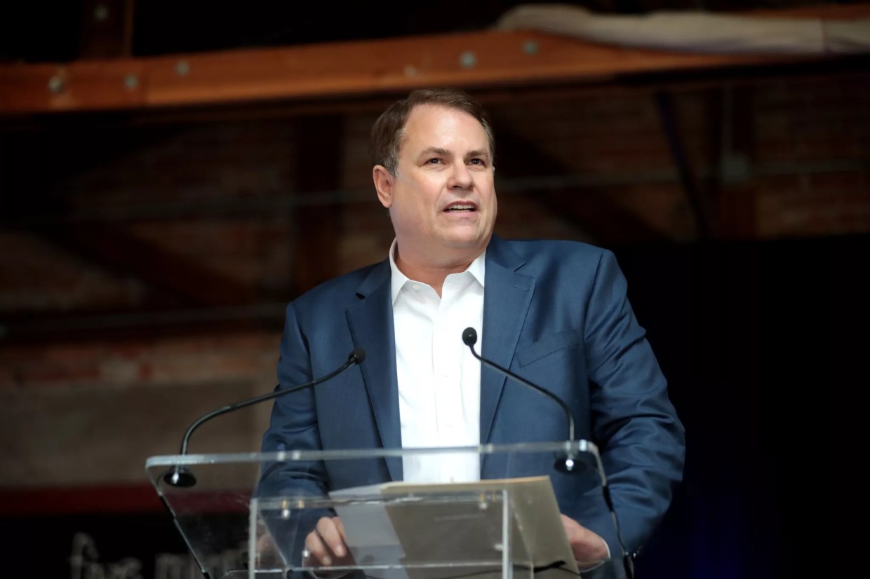 New APS Chief Promises Change Amid Problems With Customer Bills