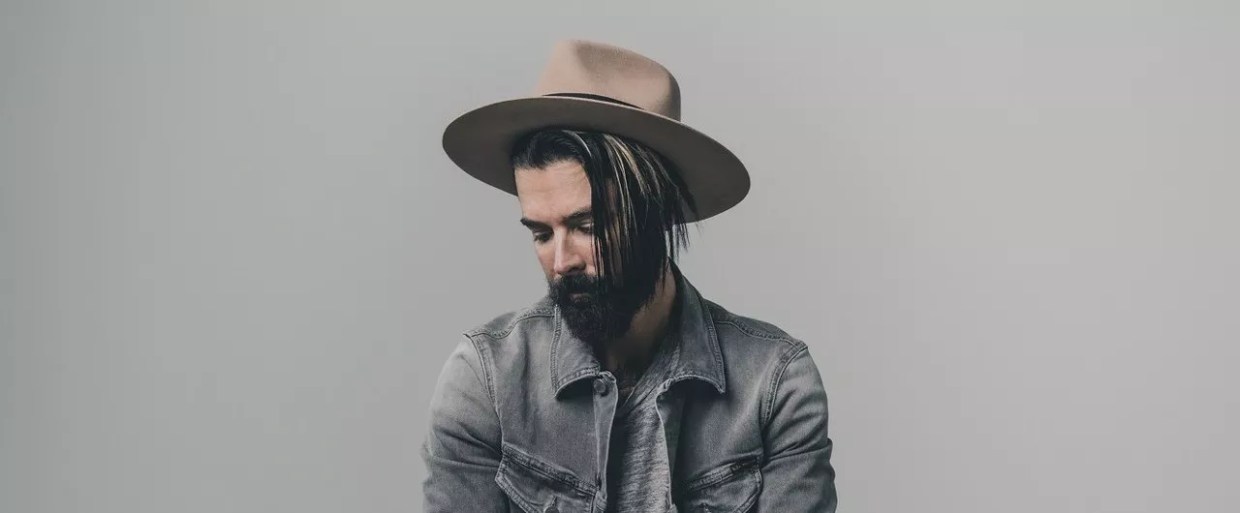 Dashboard Confessional’s Chris Carrabba Reflects on 20 Years