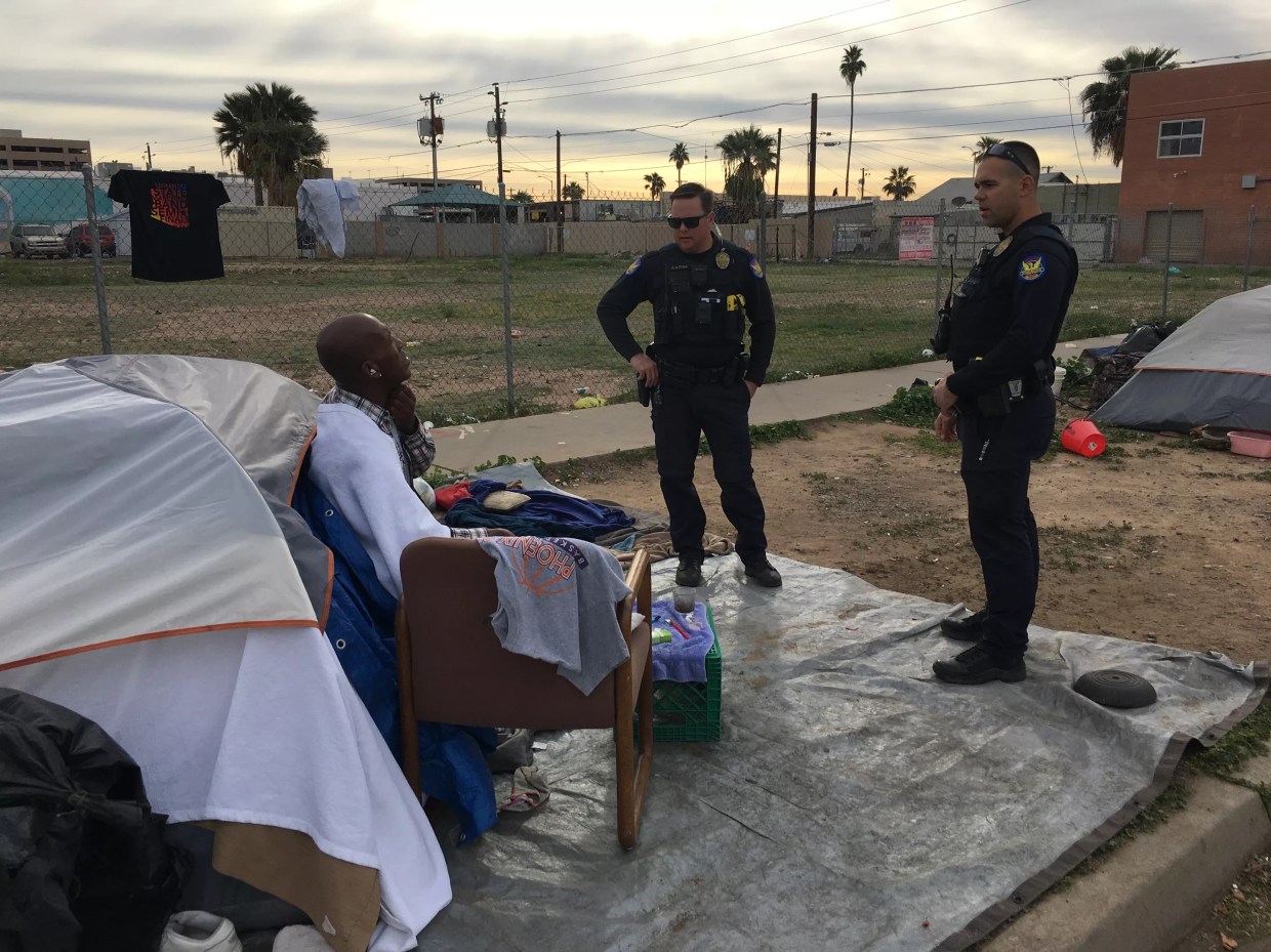 Mayor Agrees to More Beds at Downtown Phoenix Homeless Shelter