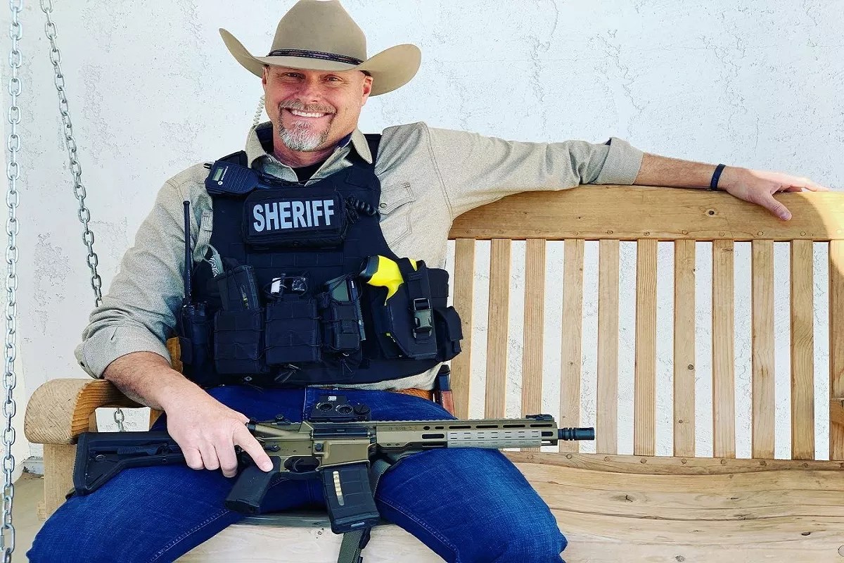 Arizona Sheriff Who Refused to Enforce Lockdown Restrictions Has COVID-19