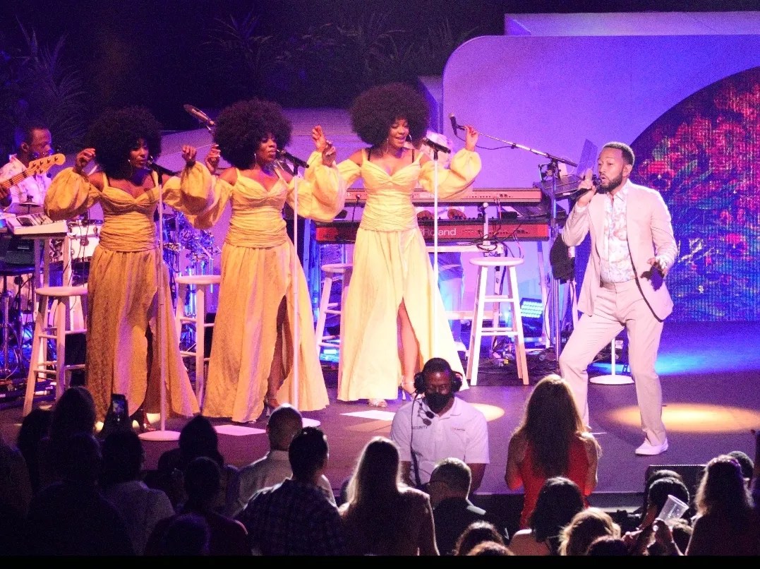 John Legend Brought a Bright, Sexy Lovefest to Arizona Federal Theatre