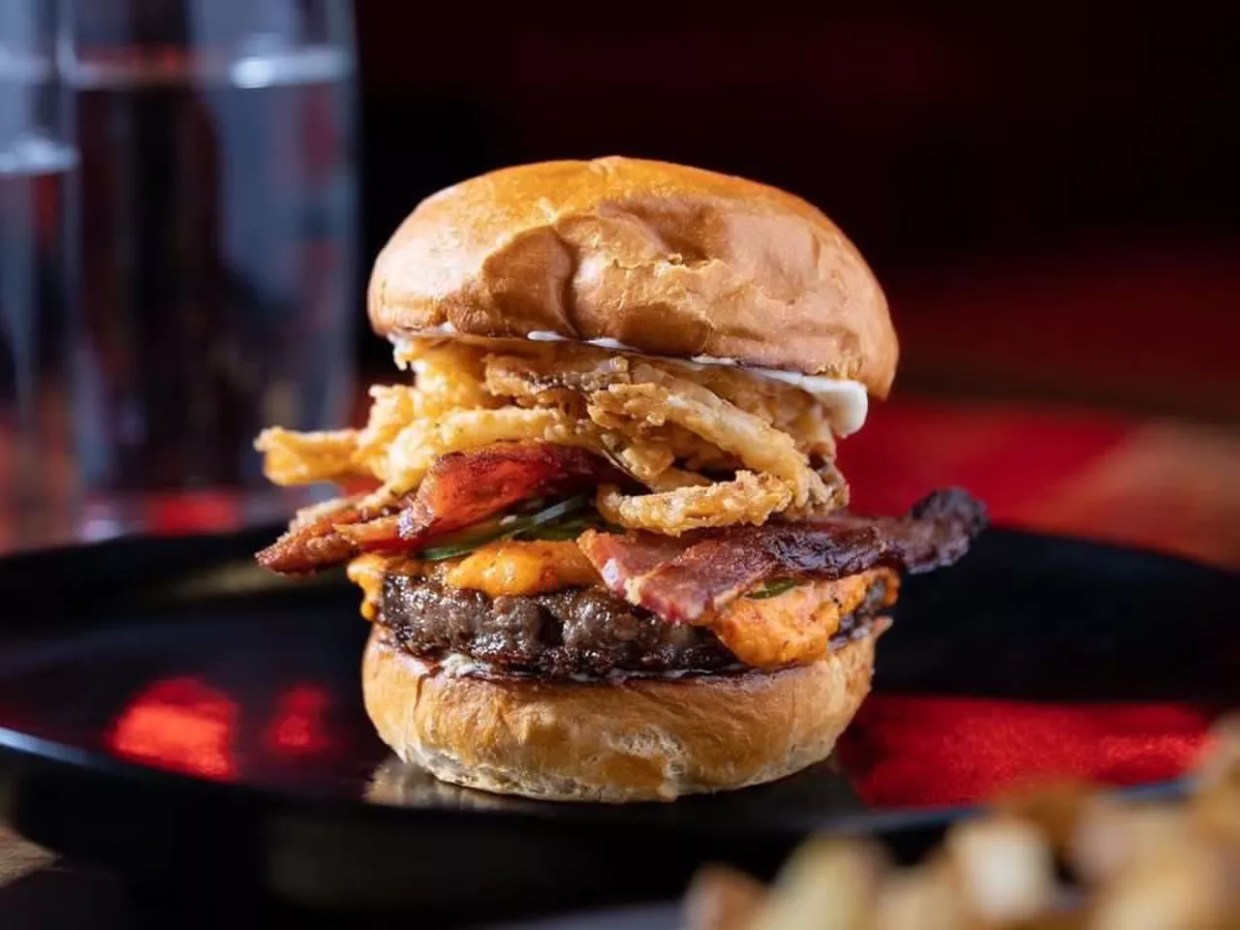 A New Gourmet Burger Restaurant is Open in Glendale. Here’s What to Expect