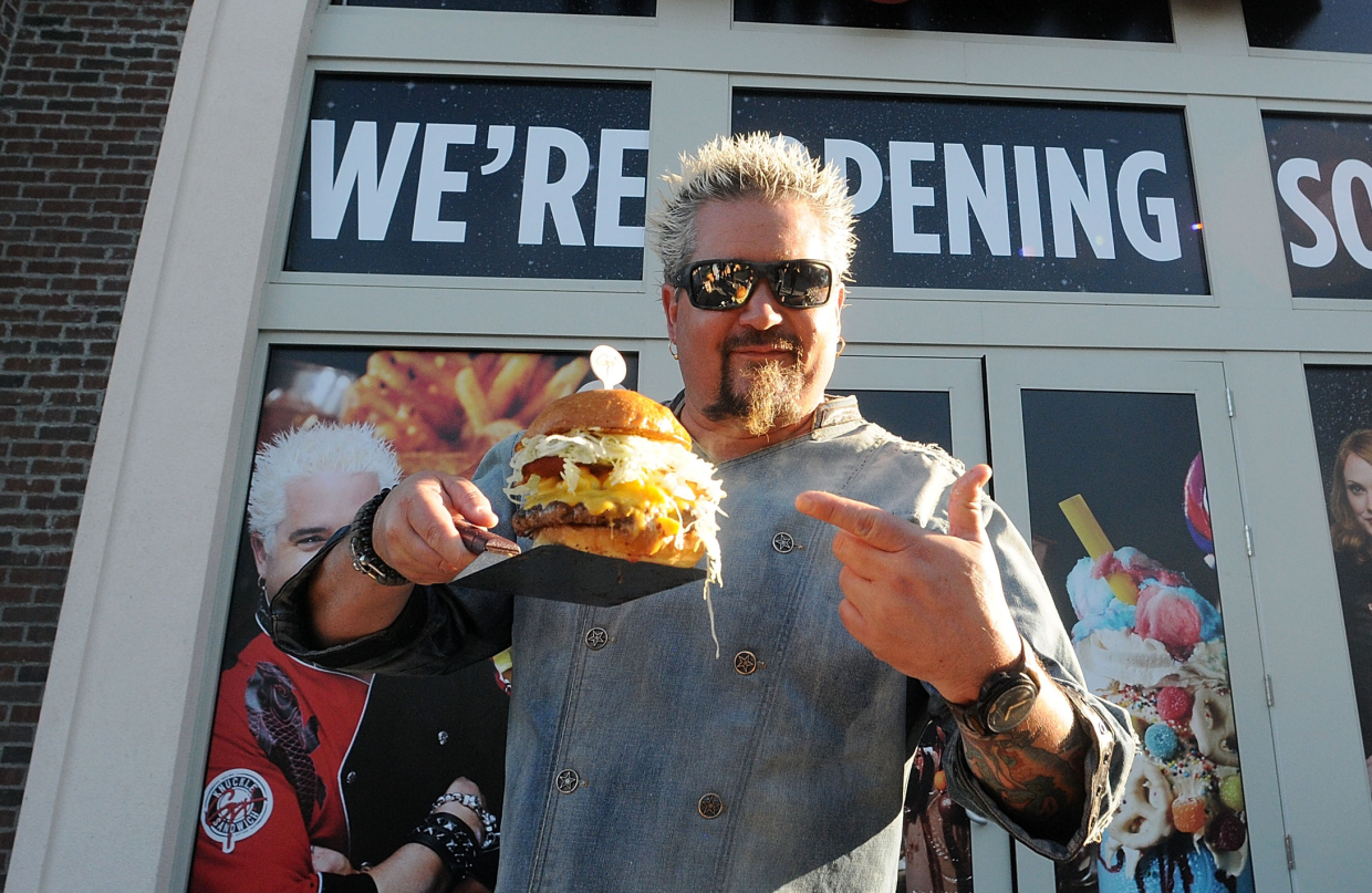 Guy Fieri’s second Phoenix restaurant to land at Sky Harbor