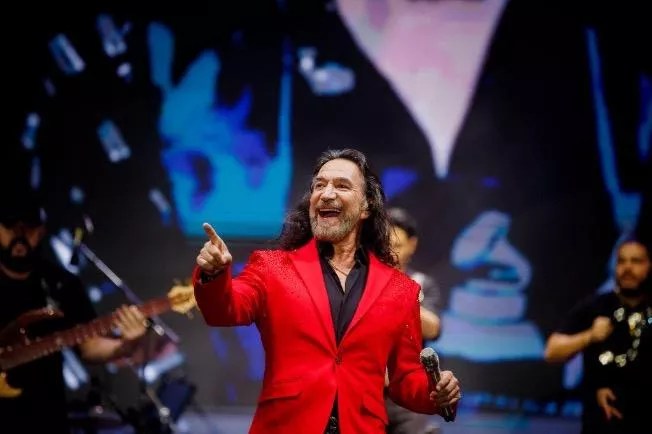 Mexican music legend Marco Antonio Solís will play Phoenix concert