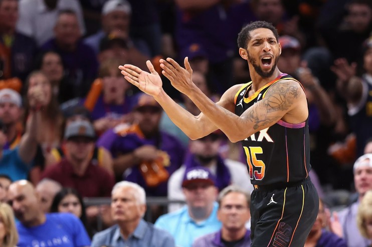 Cameron Payne in a Suns jersey