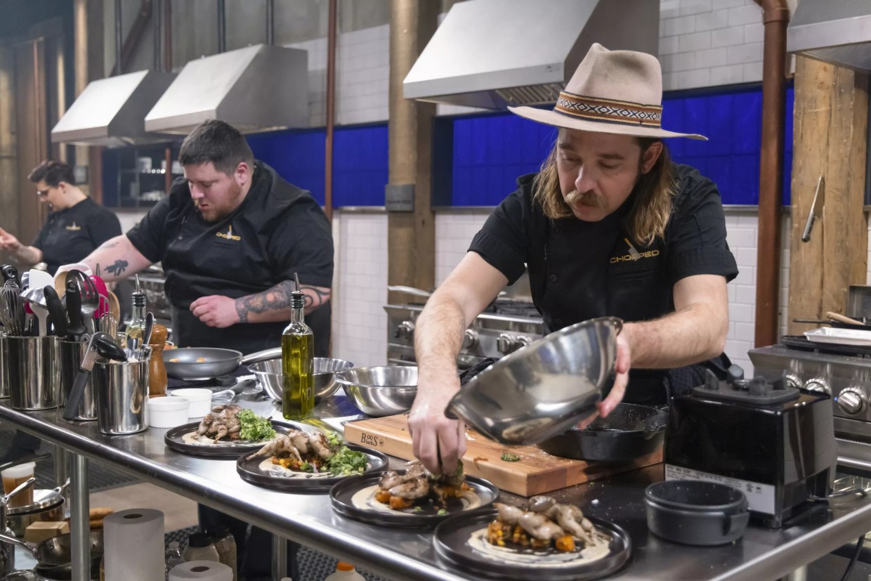 Chefs compete to impress diners at new downtown Phoenix cooking competition