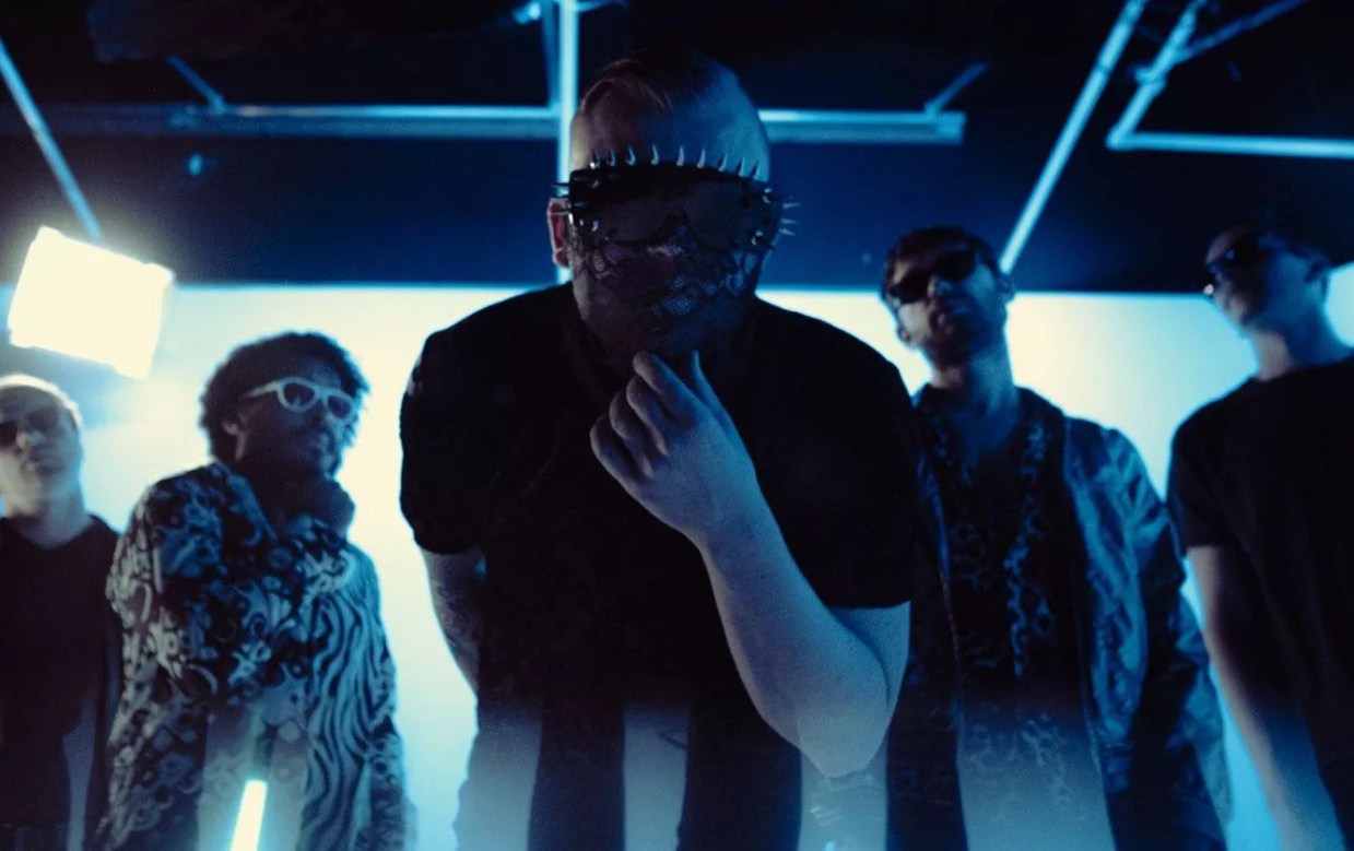 Phoenix indie band Paper Foxes welcome us to ‘Paradise Deluxe’