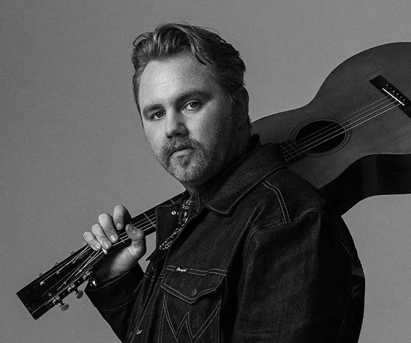 Country artist Ernest to headline Out of the Park Music Fest in Surprise