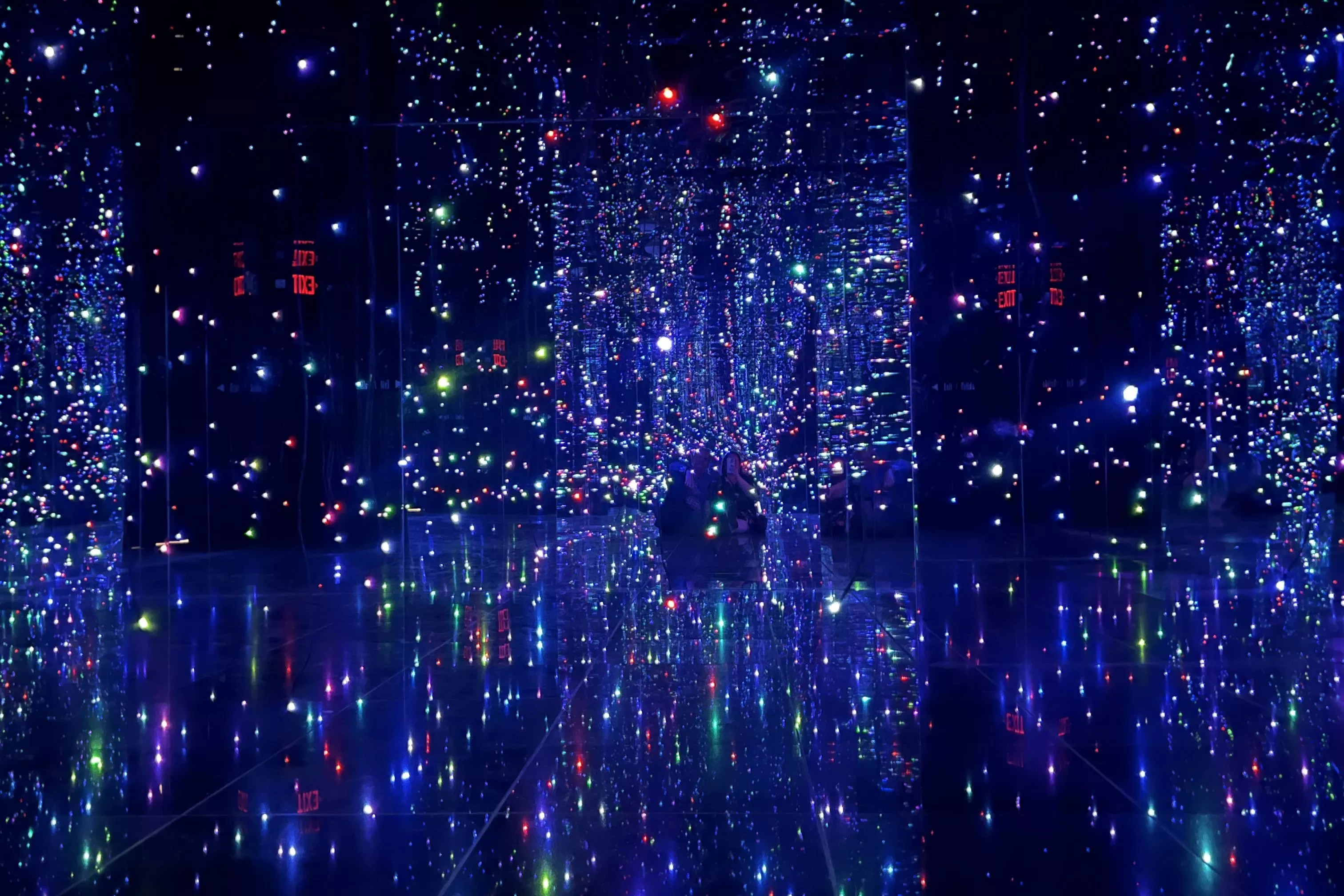 An infinity room.
