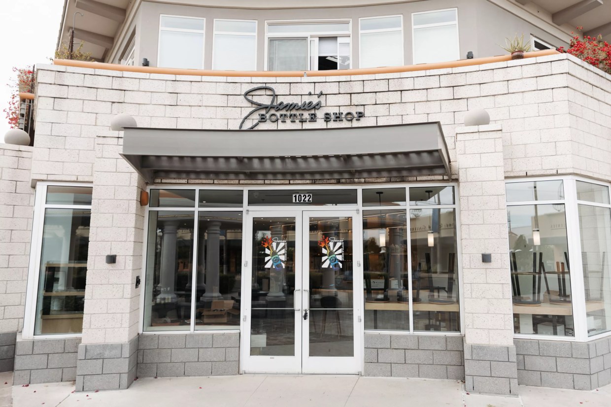 New wine shop, French bistro opens in Scottsdale from Wrigley Mansion owner