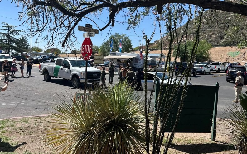 border patrol agents arrest people in bisbee