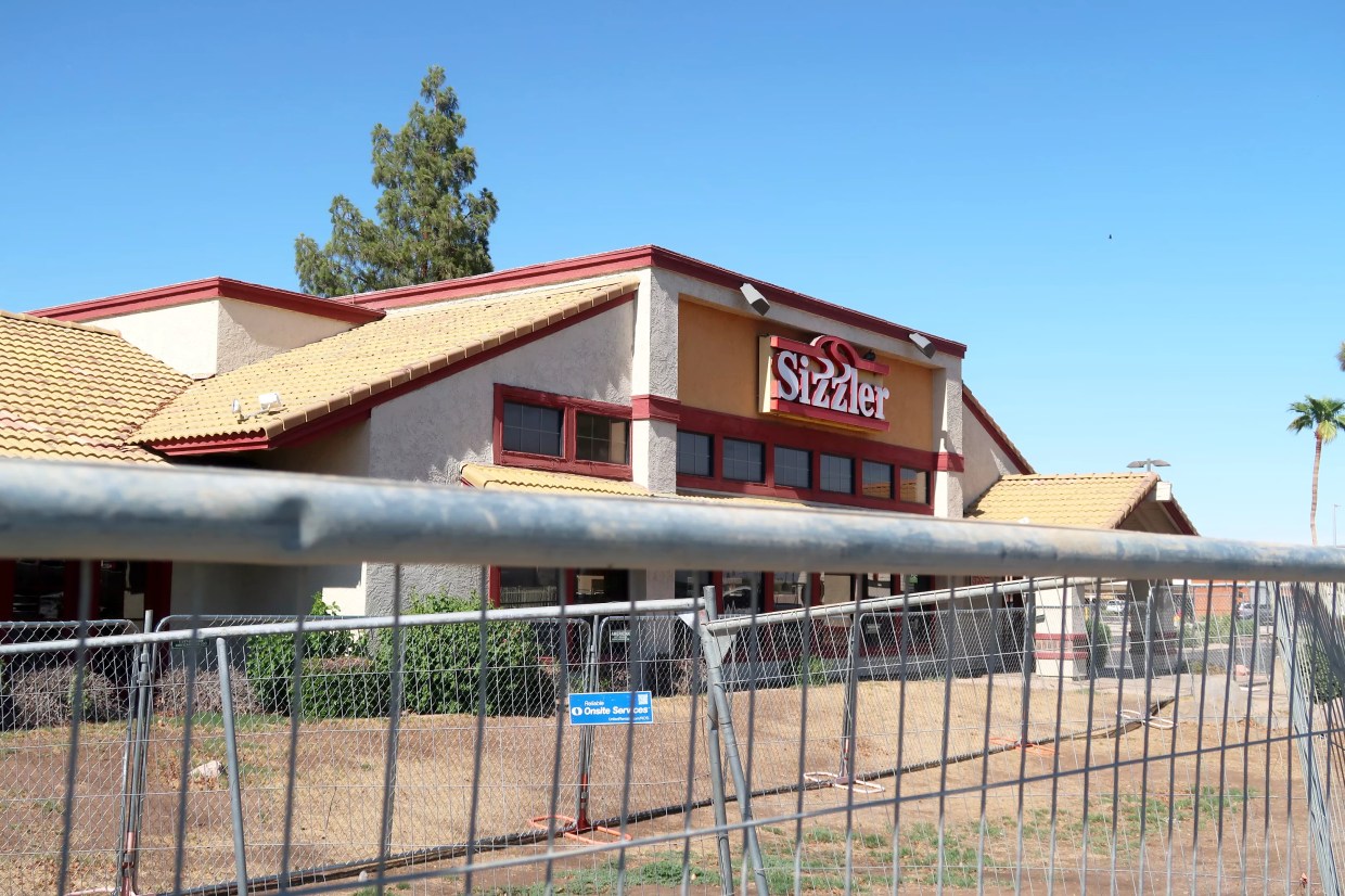 ‘Noooooo!’ Readers react to the Valley’s last Sizzler saying goodbye