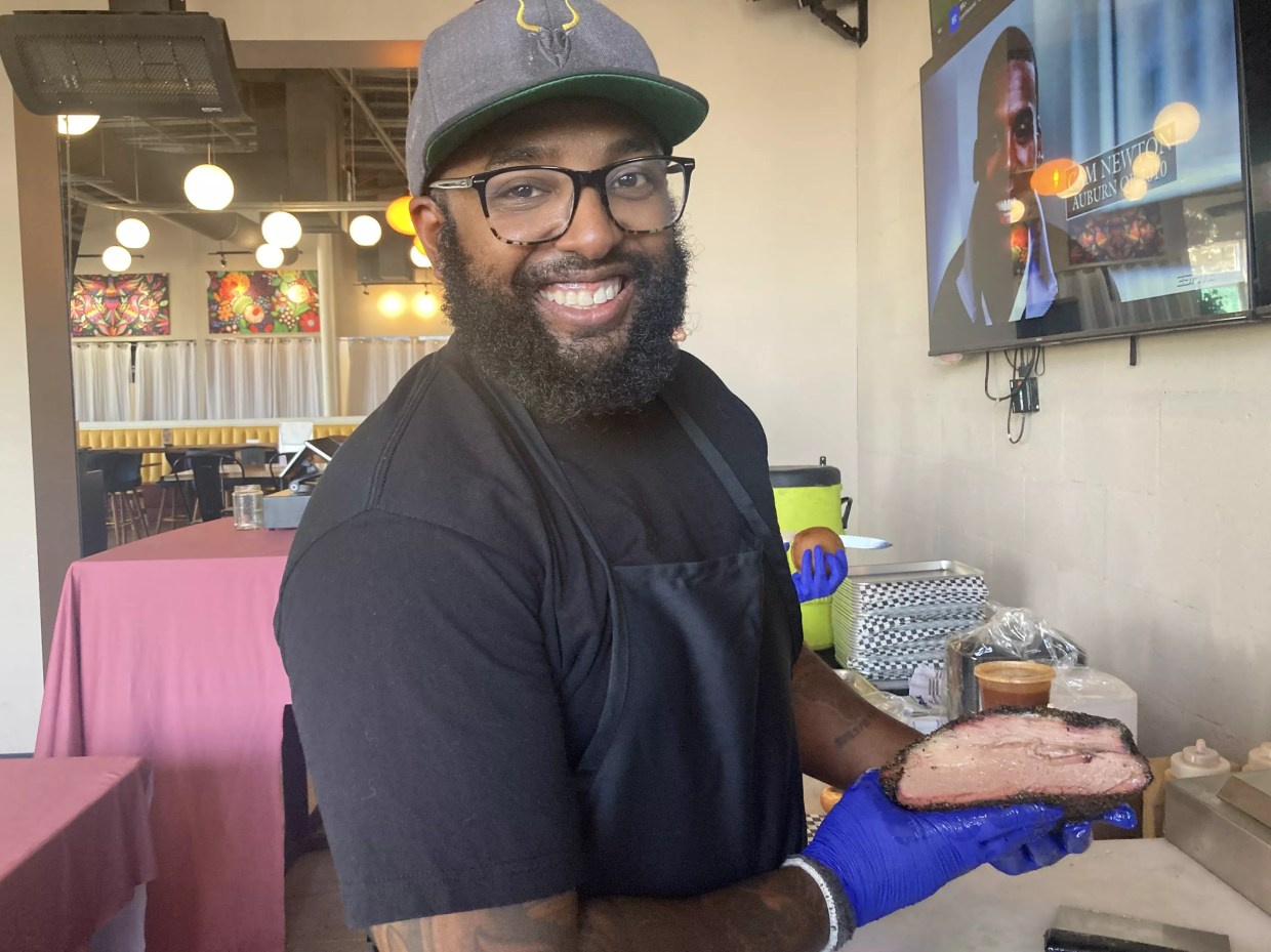 Popular barbecue pop-up opens in Tempe food hall